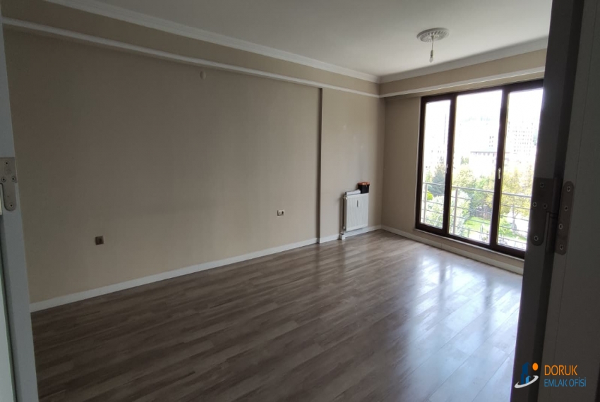 Doruk Emlak Ofisi > DORUK EMLAK'TAN OLUKBAŞI FLORA EVLERİ APARTMANI'NDA GENİŞ 3+1 KİRALIK DAİRE