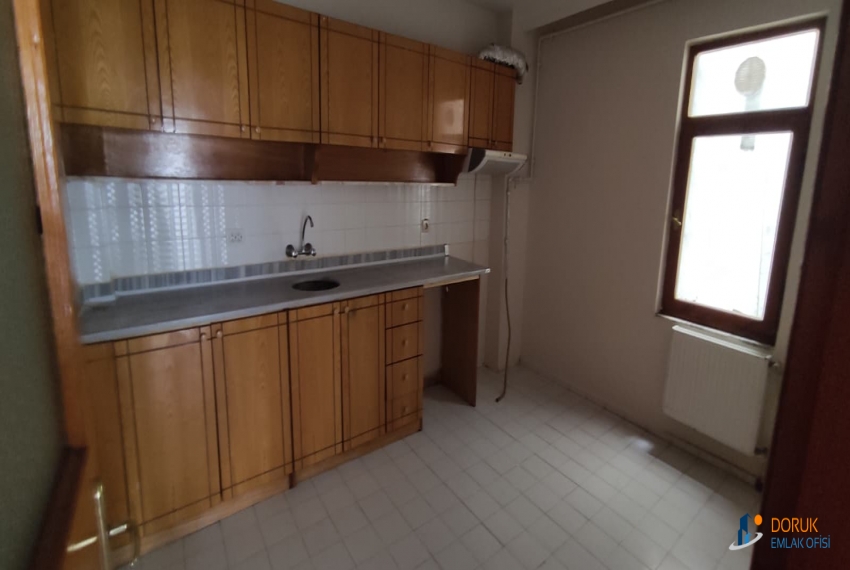 Doruk Emlak Ofisi > DORUK EMLAK OFİSİNDEN SALI PAZARI CUMHURİYET APARTMANI'NDA KİRALIK 3+1 DAİRE