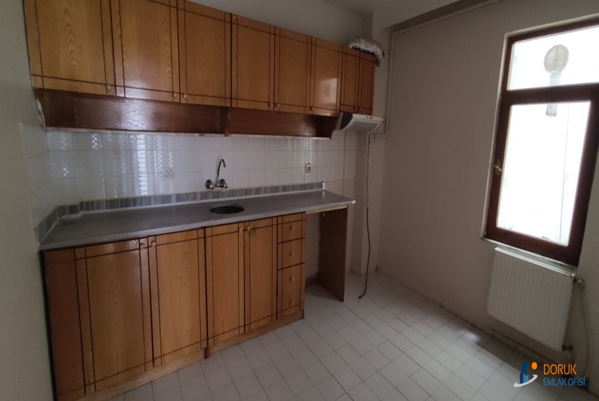 Doruk Emlak Ofisi > DORUK EMLAK OFİSİNDEN SALI PAZARI CUMHURİYET APARTMANI'NDA KİRALIK 3+1 DAİRE