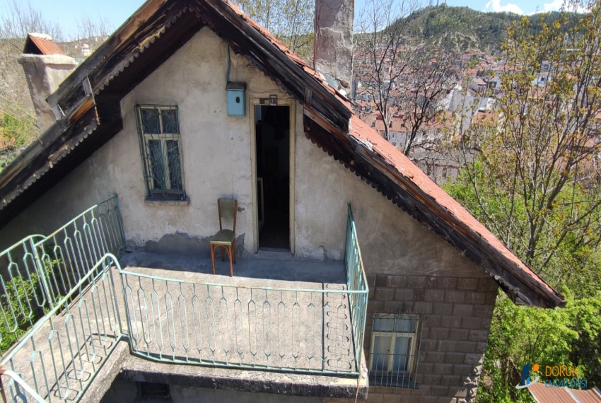 Doruk Emlak Ofisi > DORUK EMLAK'TAN HONSALAR MAHALLESİ'NDE SATILIK 5+1 BAHÇELİ MÜSTAKİL EV