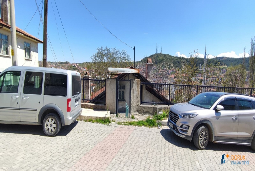 Doruk Emlak Ofisi > DORUK EMLAK'TAN HONSALAR MAHALLESİ'NDE SATILIK 5+1 BAHÇELİ MÜSTAKİL EV