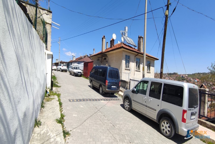 Doruk Emlak Ofisi > DORUK EMLAK'TAN HONSALAR MAHALLESİ'NDE SATILIK 5+1 BAHÇELİ MÜSTAKİL EV