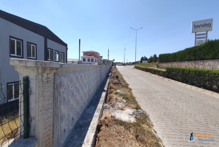 Doruk Emlak Ofisi > DORUK EMLAK OFİSİNDEN MERKEZ ORGANİZE SANAYİ BÖLGESİNDE ANA CADDE KENARI TEŞVİKLİ KİRALIK FABRİKA BİNASI