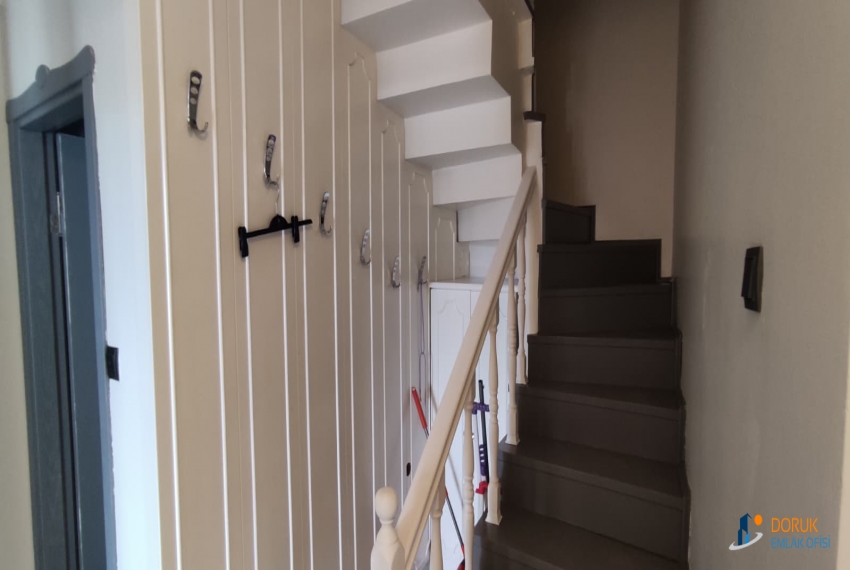 Doruk Emlak Ofisi > SARAÇLAR MAHALLESİ AYTEMİZ AKARYAKIT'IN ARKASINDA TERASLI SATILIK 4+1 DAİRE