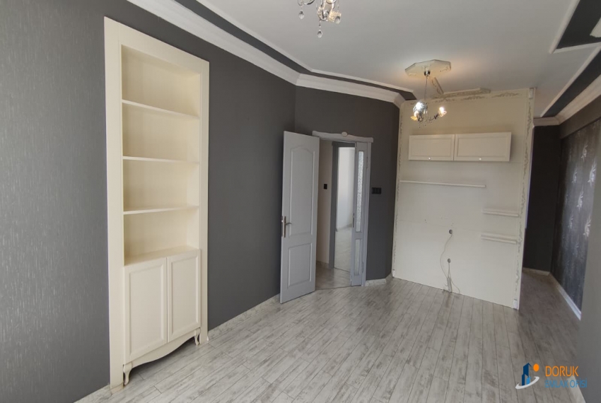 Doruk Emlak Ofisi > SARAÇLAR MAHALLESİ AYTEMİZ AKARYAKIT'IN ARKASINDA TERASLI SATILIK 4+1 DAİRE