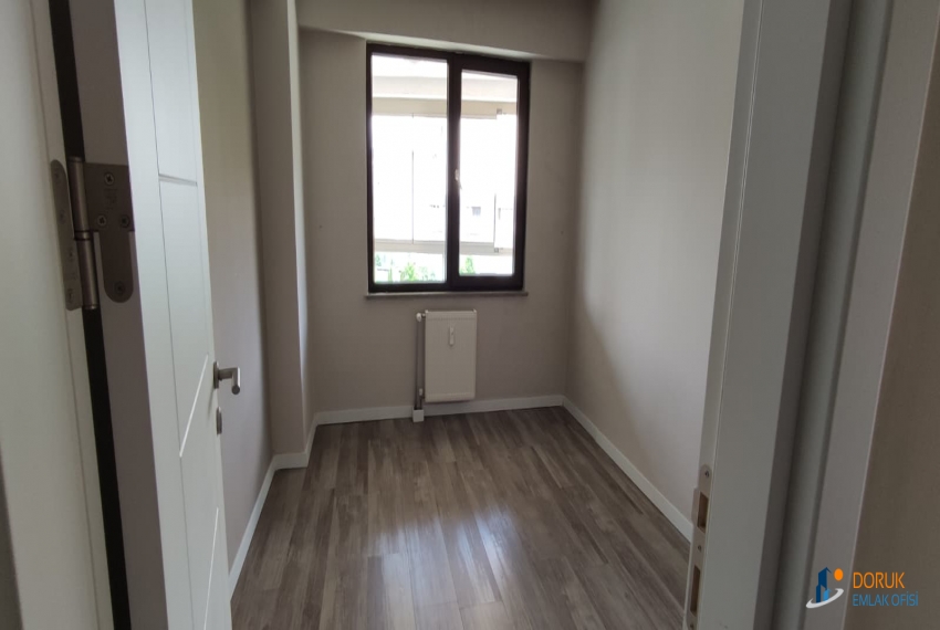 Doruk Emlak Ofisi > DORUK EMLAK'TAN OLUKBAŞI FLORA EVLERİ APARTMANI'NDA GENİŞ 3+1 KİRALIK DAİRE