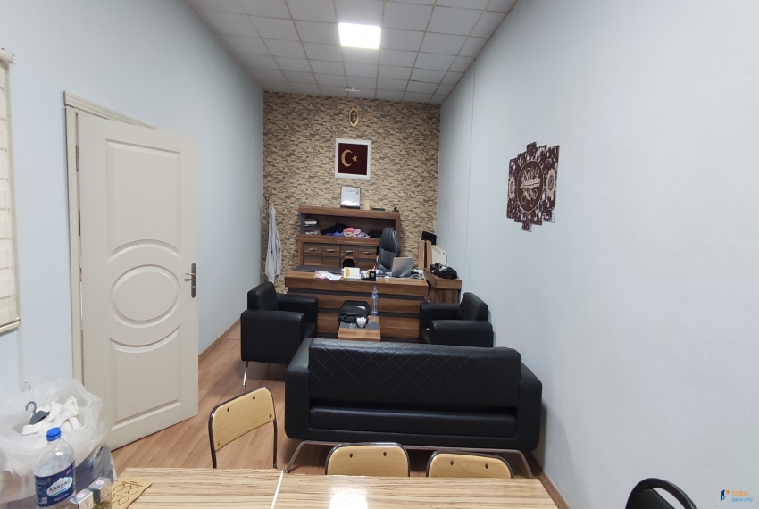 Doruk Emlak Ofisi > DORUK EMLAK OFİSİNDEN CANDAROĞULLARI MAHALLESİ HUKUKÇULAR İŞ MERKEZİNDE 1.500 M2 YÜKSEK KİRA GETİRİLİ GENİŞ SATILIK DÜKKAN