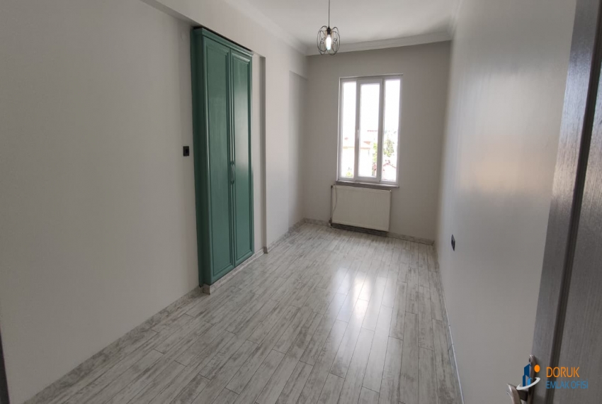 Doruk Emlak Ofisi > SARAÇLAR MAHALLESİ AYTEMİZ AKARYAKIT'IN ARKASINDA TERASLI SATILIK 4+1 DAİRE