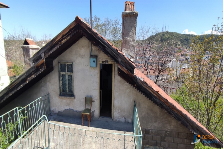 Doruk Emlak Ofisi > DORUK EMLAK'TAN HONSALAR MAHALLESİ'NDE SATILIK 5+1 BAHÇELİ MÜSTAKİL EV