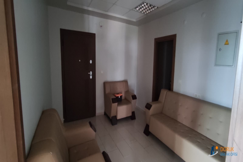 Doruk Emlak Ofisi > DORUK EMLAK OFİSİNDEN ŞİMAL PLAZA'DA KİRALIK TAM EŞYALI 2+1 OFİS / BÜRO