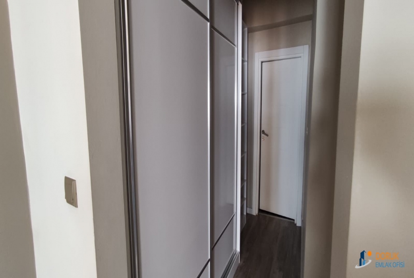 Doruk Emlak Ofisi > DORUK EMLAK'TAN OLUKBAŞI FLORA EVLERİ APARTMANI'NDA GENİŞ 3+1 KİRALIK DAİRE