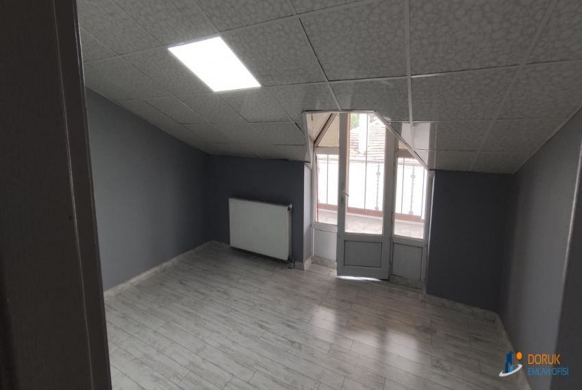 Doruk Emlak Ofisi > SARAÇLAR MAHALLESİ AYTEMİZ AKARYAKIT'IN ARKASINDA TERASLI SATILIK 4+1 DAİRE