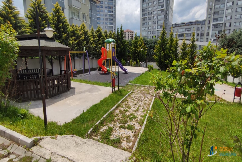 Doruk Emlak Ofisi > DORUK EMLAK'TAN OLUKBAŞI FLORA EVLERİ APARTMANI'NDA GENİŞ 3+1 KİRALIK DAİRE