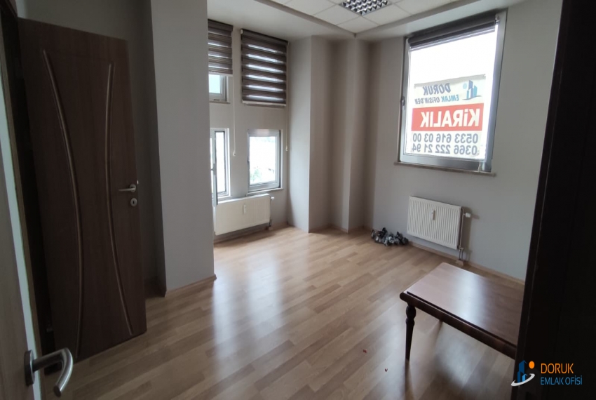 Doruk Emlak Ofisi > DORUK EMLAK OFİSİNDEN ŞİMAL PLAZA'DA KİRALIK TAM EŞYALI 2+1 OFİS / BÜRO