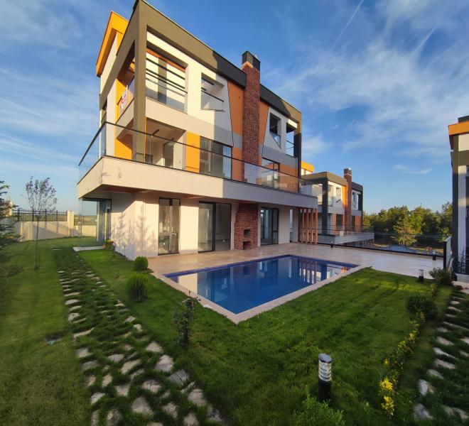 DORUK EMLAK OFİSİNDEN ALTINVADİ VİLLALARINDA YÜZME HAVUZLU SÜPER LÜX KÖŞE SATILIK VİLLA 
