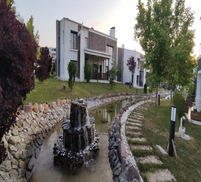 DORUK EMLAK OFİSİNDEN LEDAKENT SİTESİ’NDE İÇERİSİ LÜKS YAPILI SATILIK VİLLA