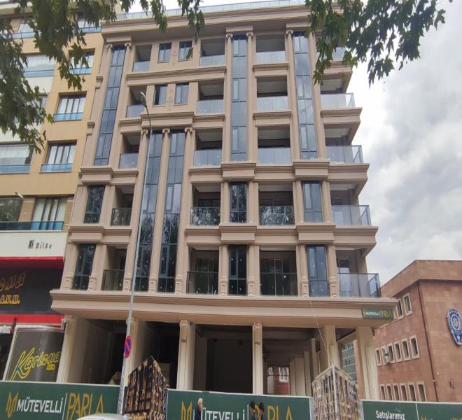 DORUK EMLAK OFİSİNDEN MÜTEVELLİ PARLA İŞ MERKEZİNDE 2+1 LÜKS KİRALIK OFİS